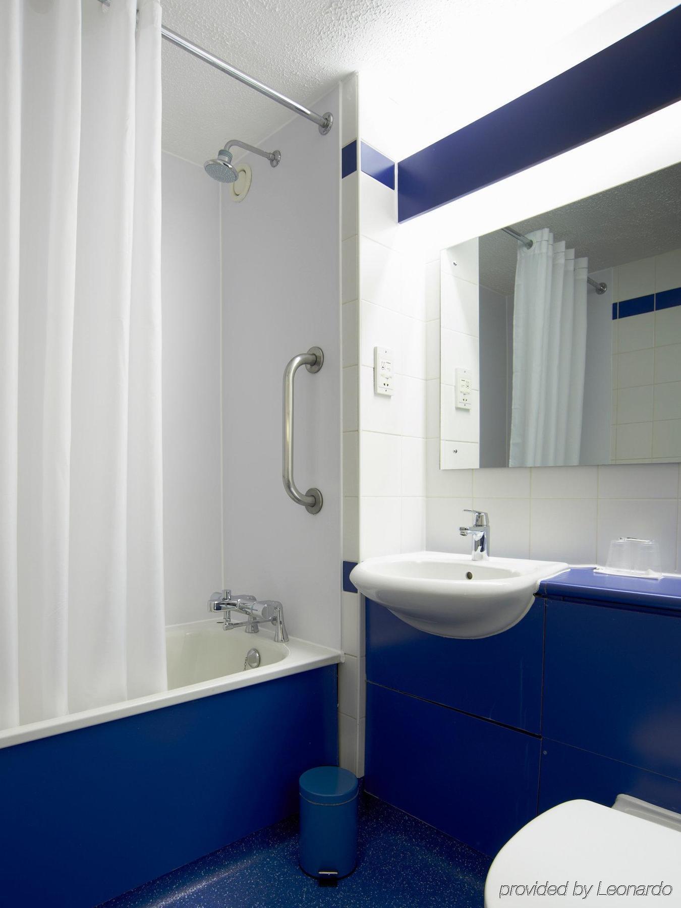 Travelodge London Covent Garden Buitenkant foto