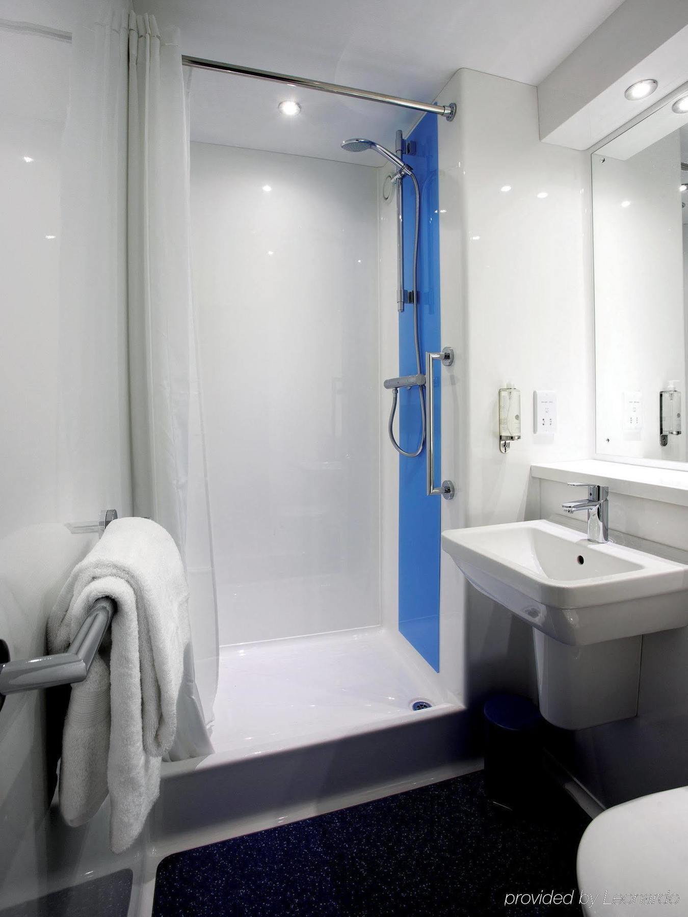 Travelodge London Covent Garden Buitenkant foto